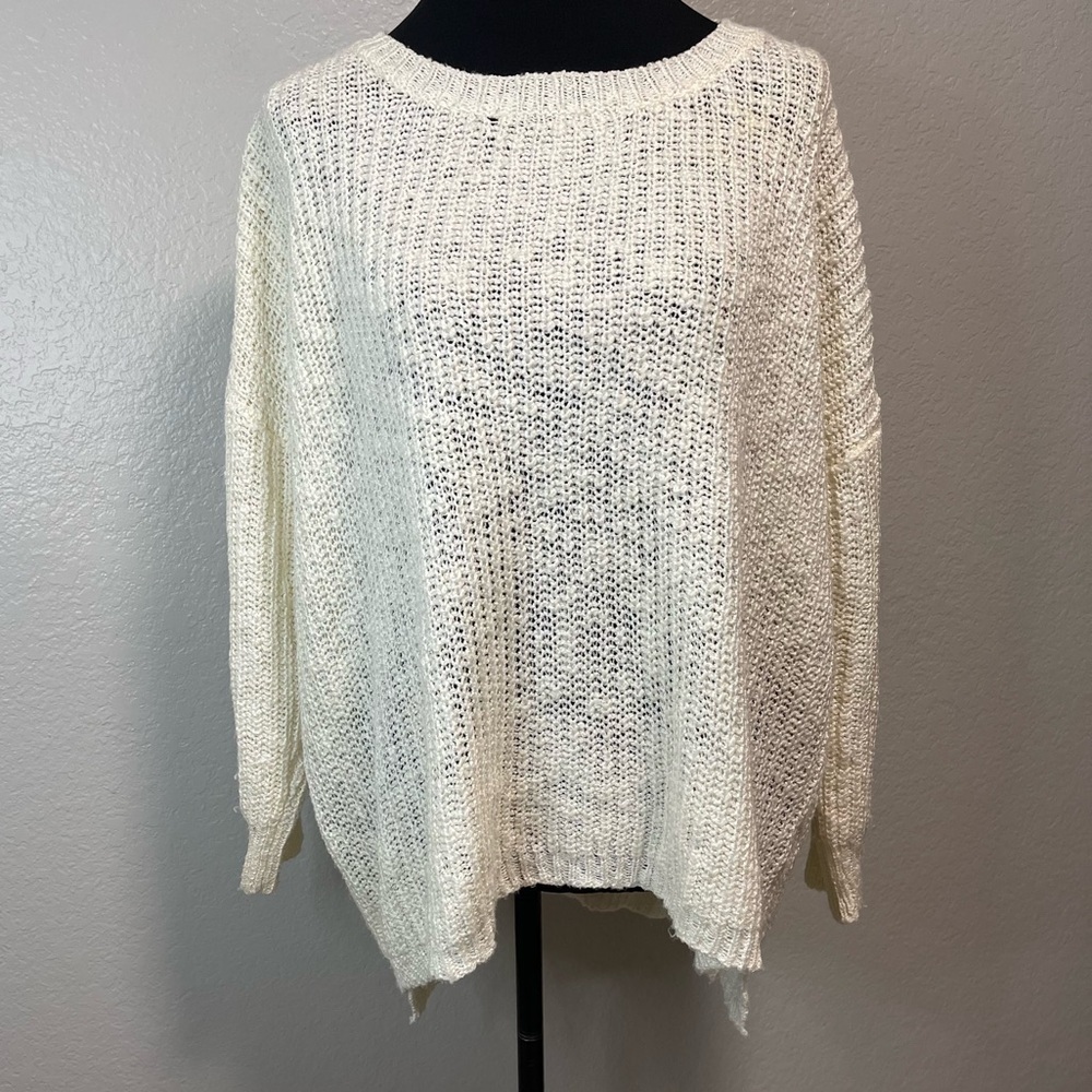 POL Boutique Cream White Crew Neck Relaxed Fit High Low
Knit Sweater LARGE